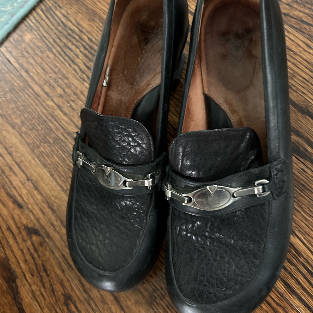 Black Leather Heels with Silver Buckle - Picture 3 of 9